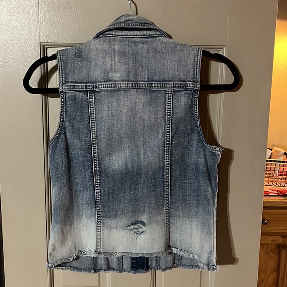 Silver Jeans Co. Vest distressed style - Picture 3 of 5